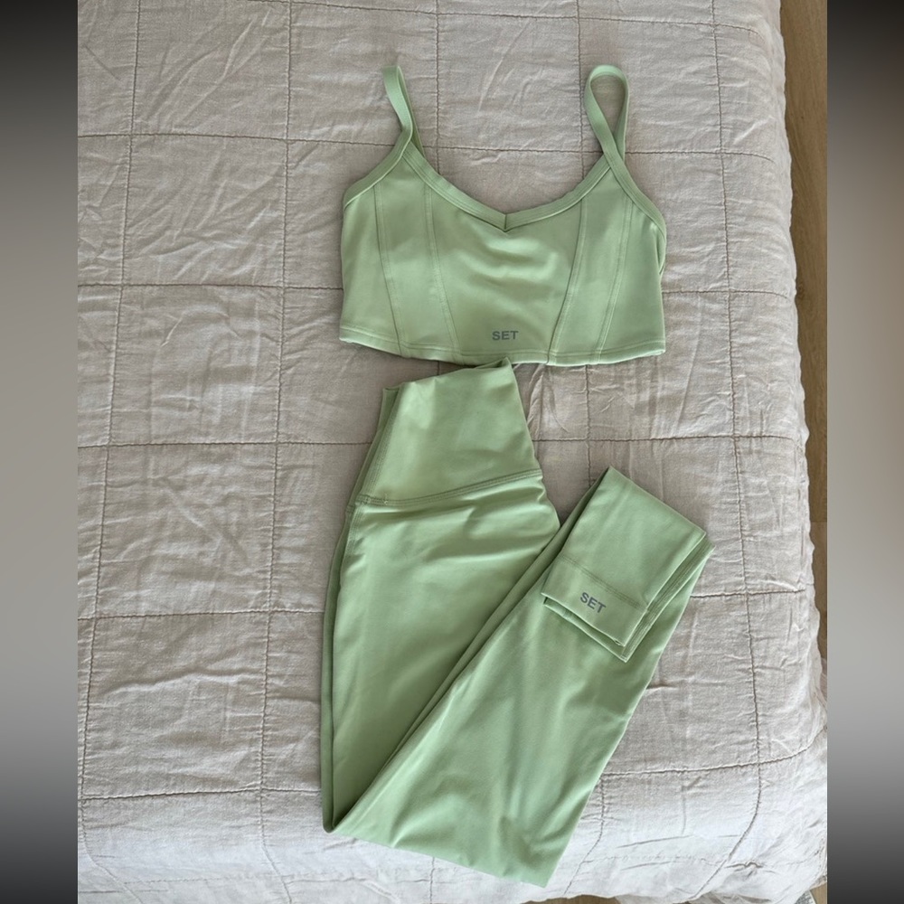 Set active mint green set